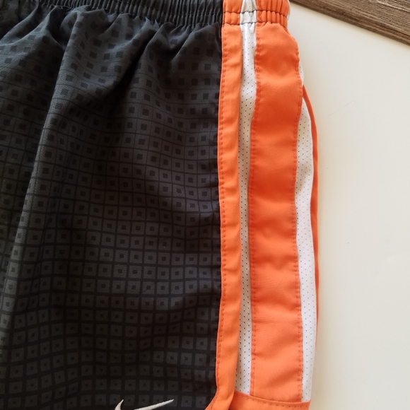 Nike Dri-fit Black & Orange Running Athletic Short - Picture 5 of 6